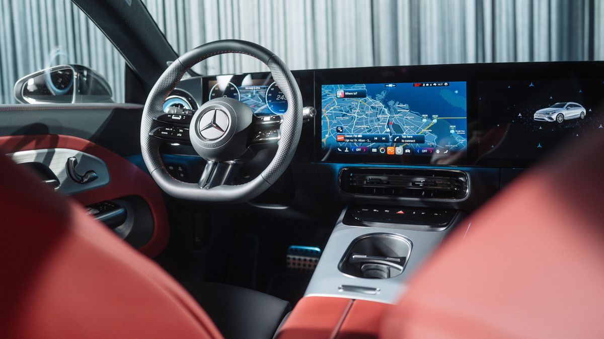 Mercedes postavil počítač na kolech. Jeho nový systém pozná vaši náladu, na palubě vozí i několik prvenství